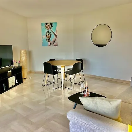 Les Masters Yourhosthelper Apartment *