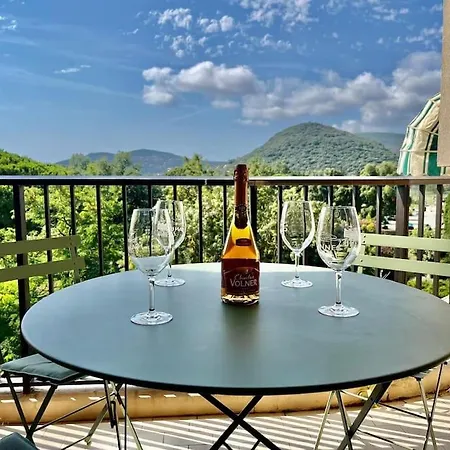Les Masters Yourhosthelper Apartmán *